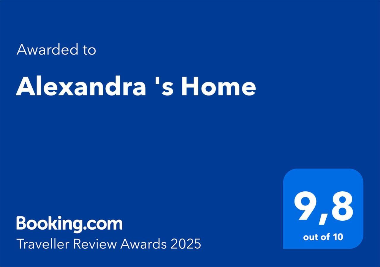 Апартаменты Alexandra 's *